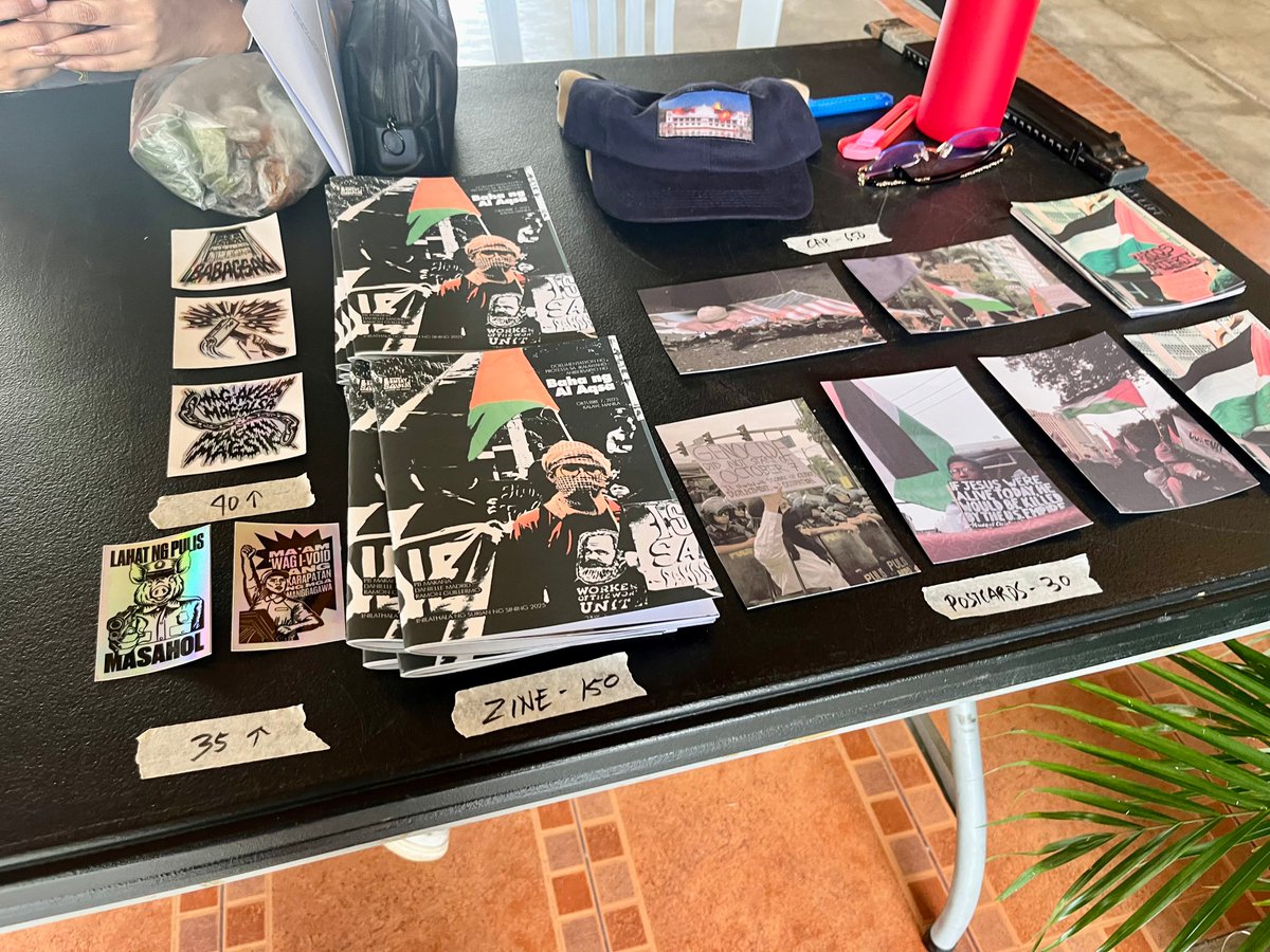 TheGUIDON's tweet image. ICYMI: Various collectives supporting the Palestinian struggle for liberation sold zines, poetry, and books at SEC A and SEC B Foyers for “The Frankfurter Flotilla: Latag-Aklat at Talakayan para sa Palestina.” The book fair was held on October 16 to 17, and was spearheaded by the…