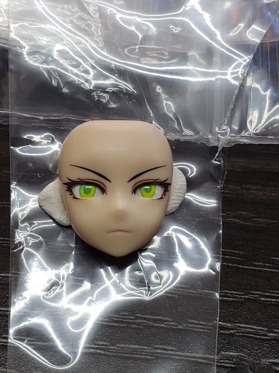 dokuo315's tweet image. 本日分の発送完了しました！
こちらはプレゼント企画のグラデーションアイ緑黄と、水青になります