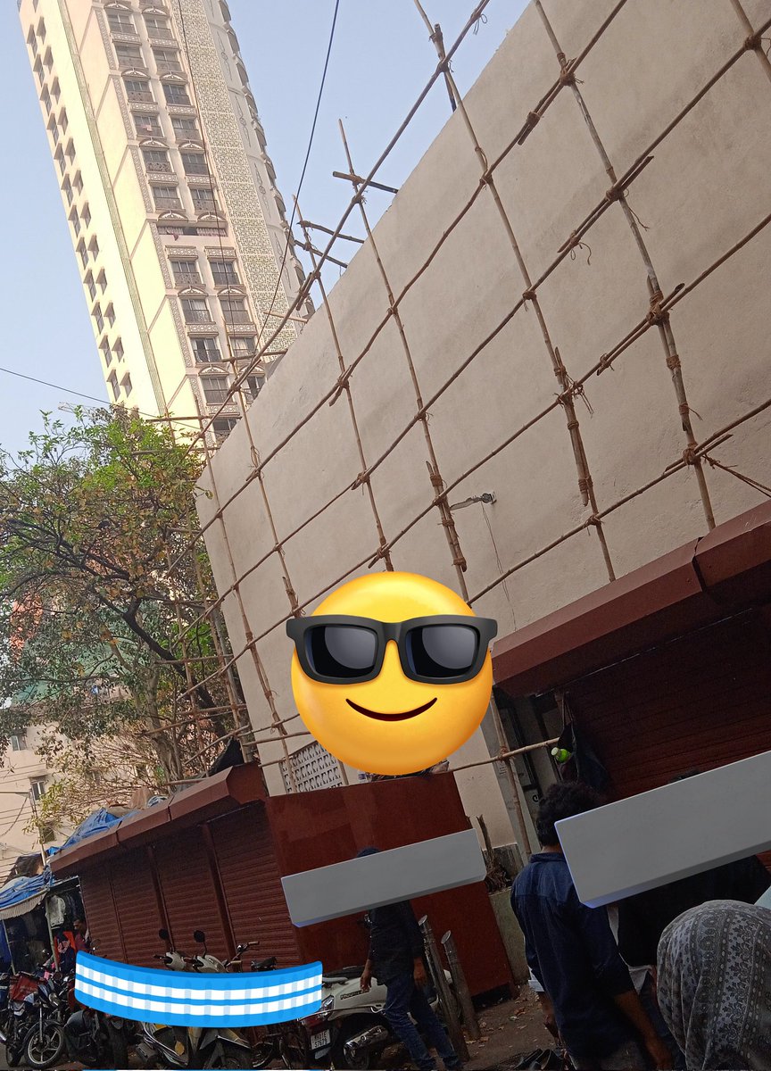 DisappearedTSF's tweet image. After selling streets&amp;amp;House gallis to 16.5 acres redevelopment.
In FESTIVAL HOLIDAYS
157. Chimna Butcher Street illegal 8 stalls under construction Narrow st blockage Fire brigade&amp;amp; Ambulance? @mybmcWardC
@mybmc @rahulnarwekar @AGSawant @AUThackeray @ANI @PTI_News @jjmargps @grok