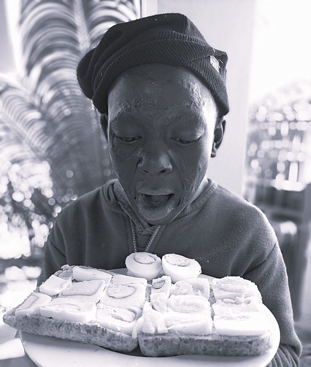 ChildrenOfFire's tweet image. #Egg #geometrysnacks  - square ones fill the #bread better