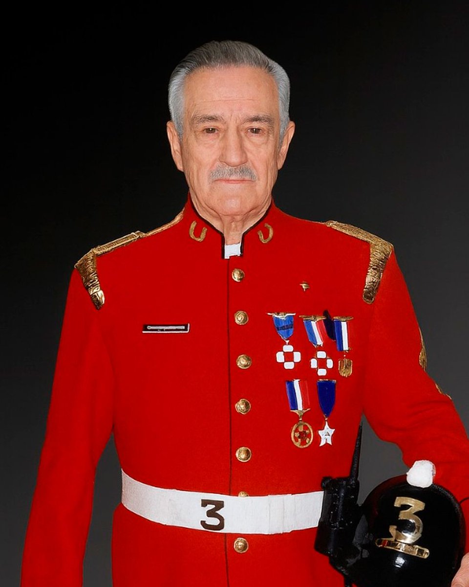 🕯️ En memoria de Daniel Castro Bravo, Mártir de la Tercera Compañía.
Caído en acto de servicio el 19 de octubre de 2005.

A 20 años de su partida, su valor y entrega siguen vivos en cada Tercerino.
Porque ni aún la Muerte ha conseguido borrar el Tres del Corazón.