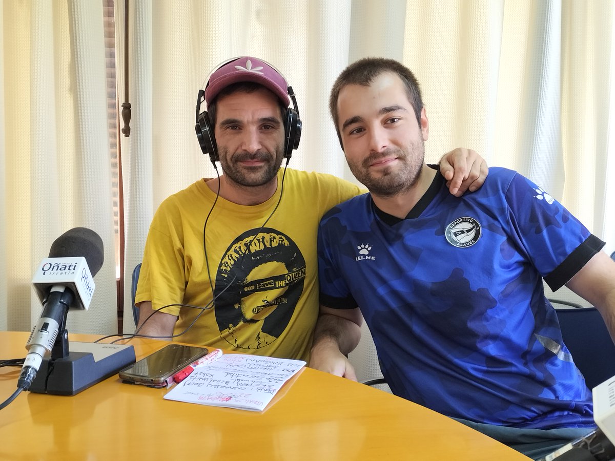 🎙OÑATI IRRATIA | Badator Burrunda Faktoriaren 5. denboraldia! Eneko eta Ander gurean izan ditugu, urria, azaroa eta abendurako antolat dituzten kontzertu eta magia ikuskizunaz xehetasunak ematen.
▶ ivoox.com/badator-burrun… <a href="/burrunda/">BURRUNDA•FAKTORIA•</a> <a href="/antixenaonati/">Antixenako Gaztetxia - Oñati</a>