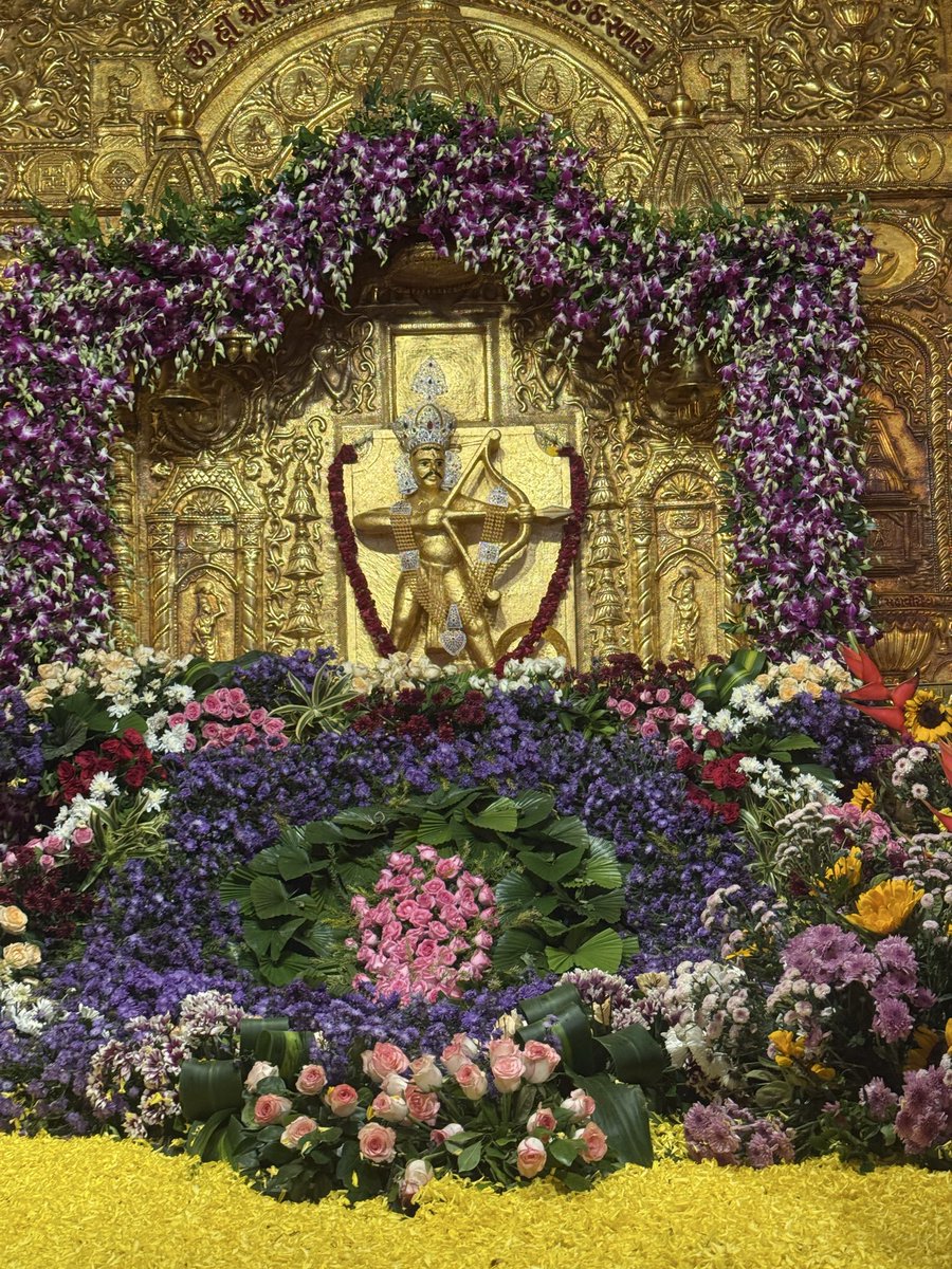 🙏✨ Jai Ghantakarna Mahavir Dev! ✨🙏
Seeking divine blessings of Shree Ghantakarna Mahavir — the protector who removes fear, obstacles, and negativity.
May His divine grace bring strength, peace, and prosperity to all. 🌼🕉️