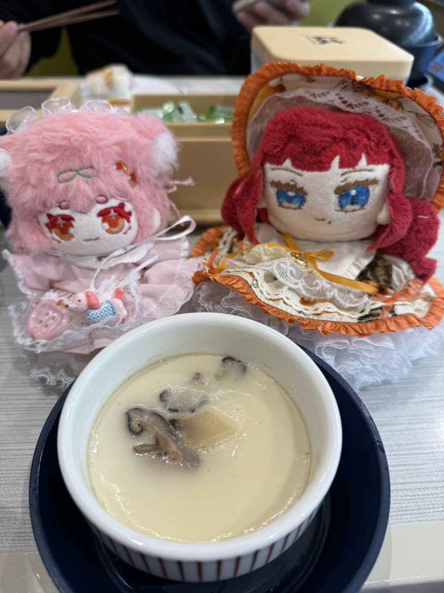 #ねこやぬい
#琴音のぬいちゃん
右側の服:沙菜さん(<a href="/sana_sub_3727/">🧸沙菜🧸</a>)

密かに晩御飯に回転寿司きてました。朔ちゃんと言えばお寿司だよね！