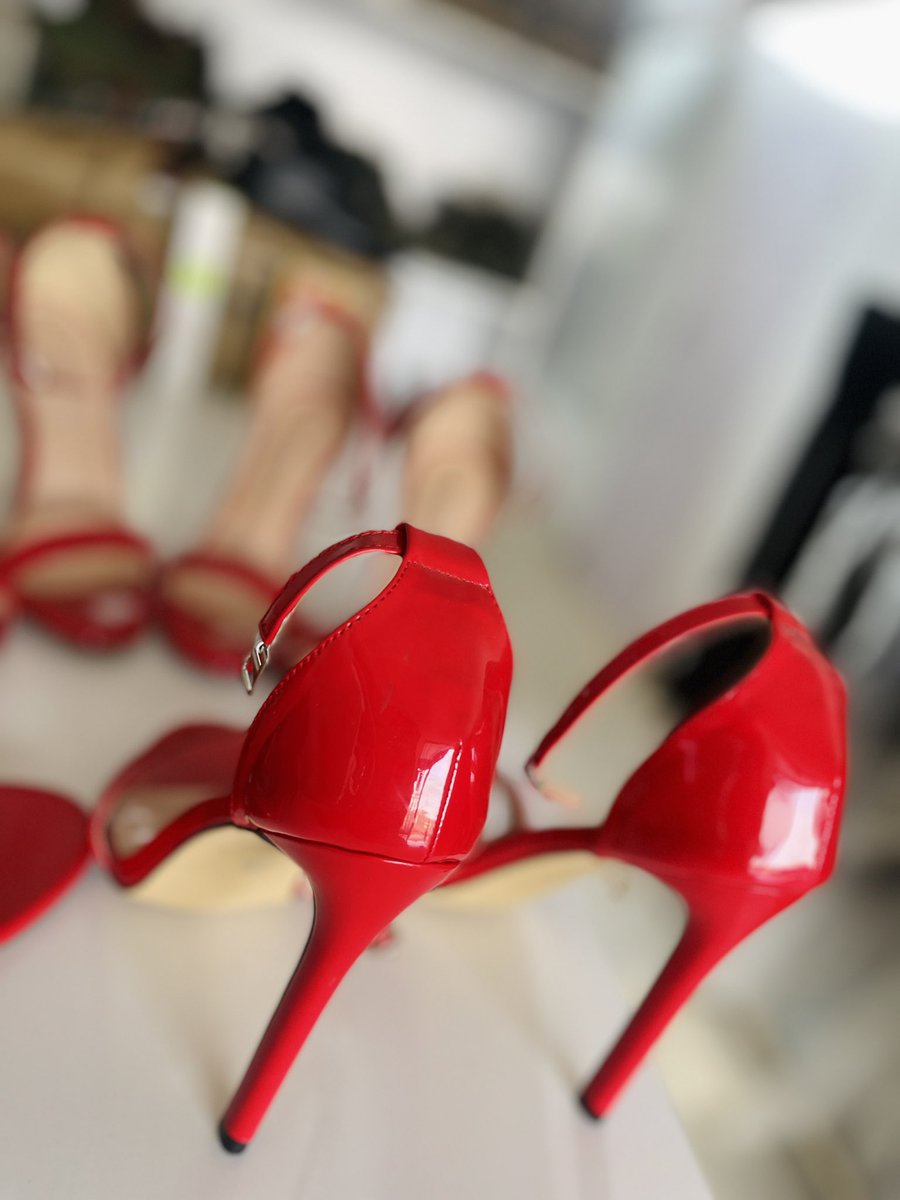 DuwaChie's tweet photo. Heels k50,000 only a pair. Comes with detachable bow. Sizes (37,38,39,40,41). 
📍 LL area 49 Guoji shopping complex shop A2 Deekaycee front row
Opens 8am -5pm Monday to Saturday 
0888861240
Rt please https://t.co/RYxs4EYSLv
