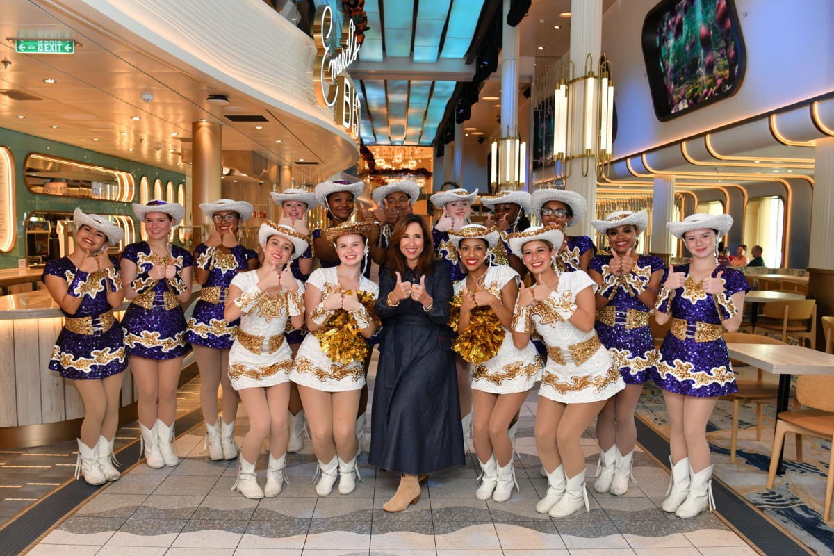 PAX_news's tweet image. #Carnival celebrates 25 years of sailing from #Galveston. paxnews.com/news/cruise/ca…