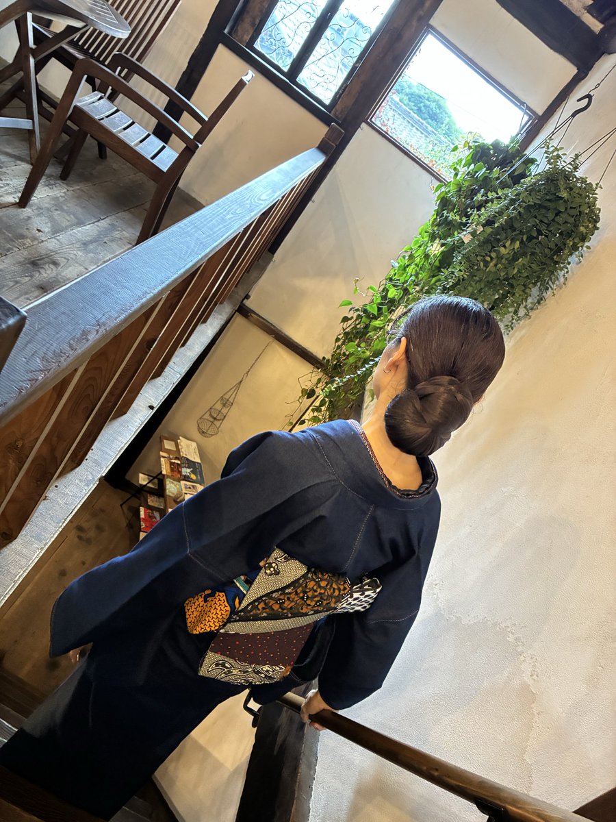 土曜日は二人展へ🎶
<a href="/mococo_mini/">mococo ヨコハマハンドメイドマルシェ ブース番号B13</a> さんのWSに参加。トマトの種乗せるの楽しかった🍅めちゃかわピアスをゲット
<a href="/yuika6135/">桃</a> さんの帯は
センスがキラリ✨
お二人の物作りの熱量を感じました！
デニム着物に
去年の桃さん帯

#sakura着物2025 52