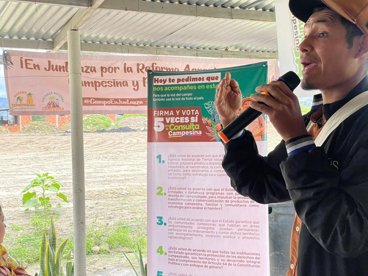 ¡Inicia la recolección de firmas! ✍️

Organizaciones campesinas de Altamira, Tarqui, Garzón y La Argentina, en Huila, de la Coordinadora Territorial Campesina, avanzan en la organización de comités promotores para la pedagogía y recolección de firmas para la #ConsultaCampesinaYA