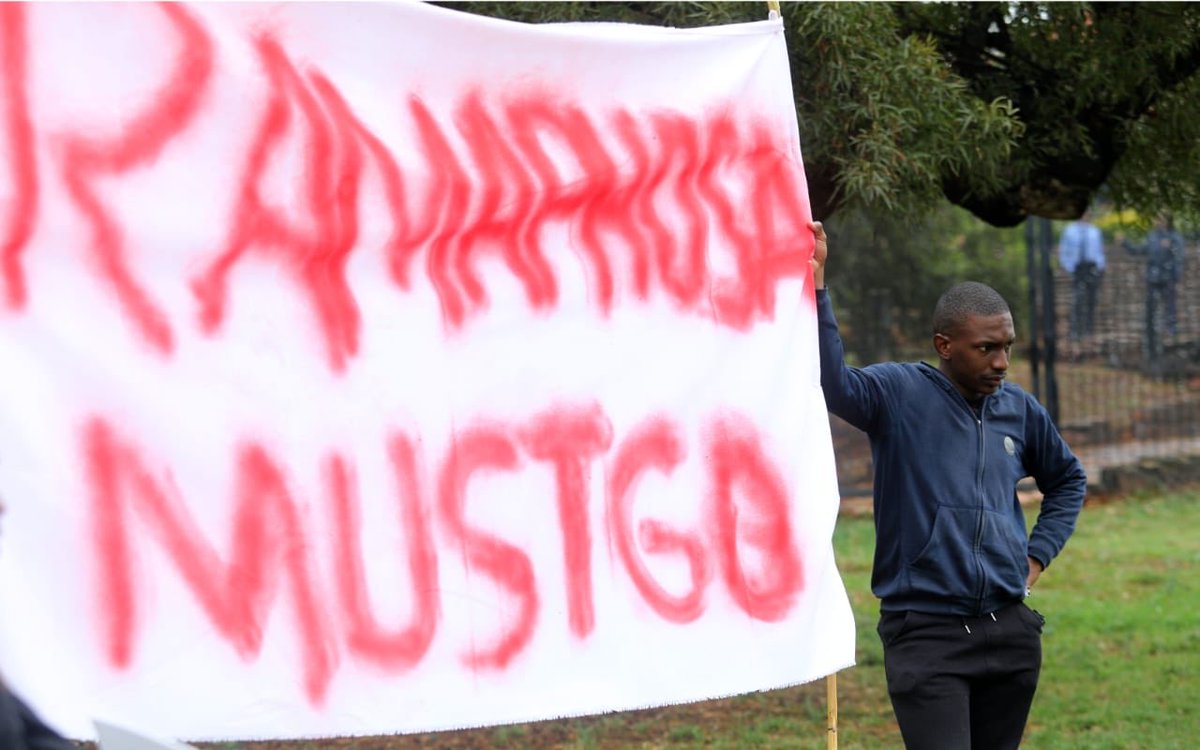 SaturdayStar's tweet photo. #StandUpSA and Enough Is Enough march to the Union Buildings to handover a memorandum.

#UnionBuilding #memorandum #EnoughIsEnough #March  

Picture: Oupa Mokoena / Independent Newspapers https://t.co/y5yzw2sRWo