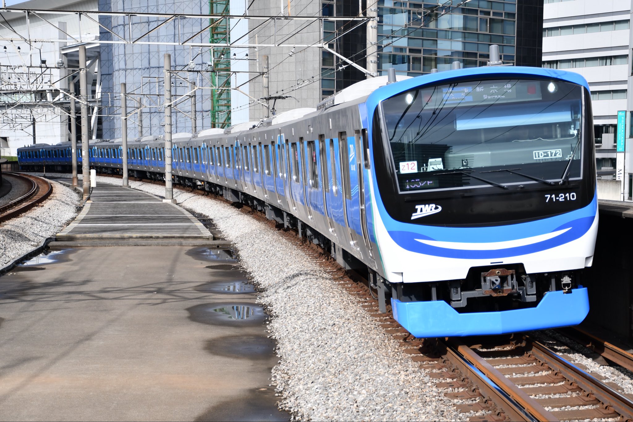 濃紺の地に浅い切り込み線、ラピス製メロン玉　シリアで出土、前2000年頃に類例も ぴーす交通局𝕏課 on X: 