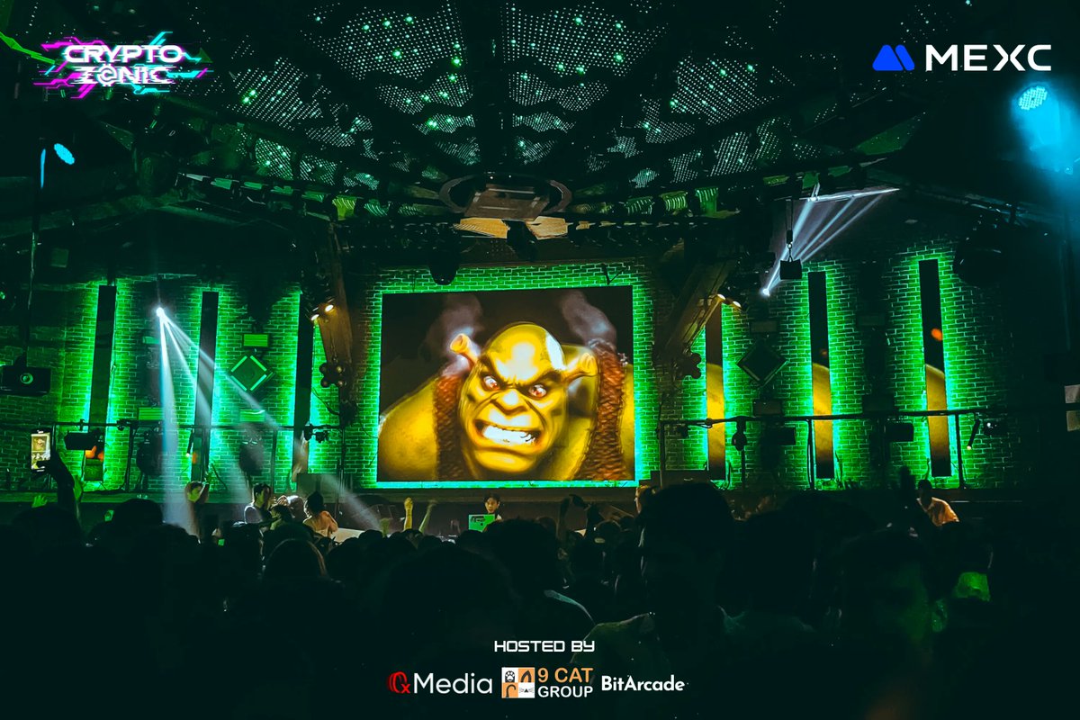 CryptoZonic tweet media