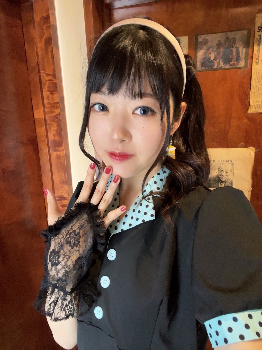 le___anciel's tweet image. 新曲 『ロックンロール』release🎸⚡️

50sのロカビリーがモチーフとなった、躍動感をお楽しみ頂ける楽曲です🎶

良かったら一緒に踊ってね💃✨

衣装もロカビリーに寄せてみた🍿❤️