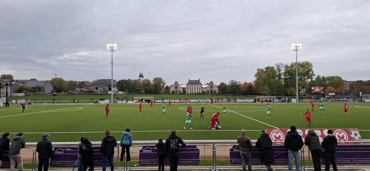 🗓️  19/10/202
🕰  16:00
⚽️  FC Mamer'32 - FC Progrès Niedercorn 1-2
📍  Mamer  
🏟  Stade François Trausch
🎟️  €10
🏆  BGL-Ligue 
👥️  250
📊  15/16