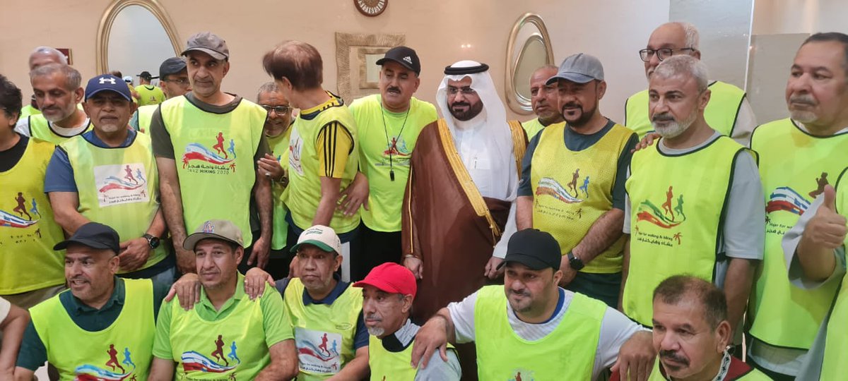 تحت رعاية صاحب السموالملكي الأمير سعود بن طلال بن بدر آل سعود محافظ الأحساء وبتشريف سعادة وكيل المحافظة أ. معاذ بن إبراهيم الجعفري، شارك #نادي_واحة_هجر للمشي والجري احتفالية #اليوم_العالمي_لكبار_السن لعام ٢٠٢٥م وتم تعريف سعادة الوكيل بالنادي وأنشطته الرياضية والاجتماعية بالأحساء