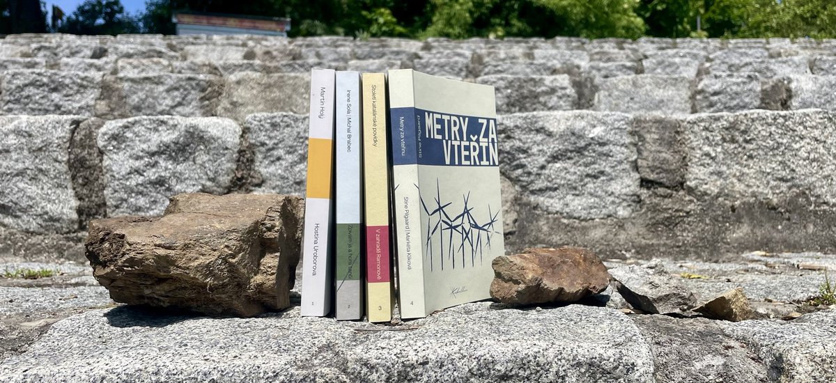 Ve čtvrtek 23. 10. od 19:00 se v pražské kavárně Kafe nůžky papír uskuteční večer věnovaný Dánsku a jeho literatuře. Překladatelka Markéta Kliková představí zemi s nejstarší nepřetržitě používanou vlajkou na světě i román Metry za vteřinu od Stine Pilgaard (Euskaldun, 2025).