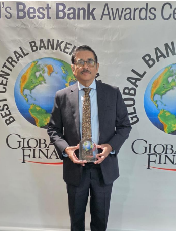 rangaba's tweet photo. Sri Lanka’s @CBSL Governor Nandalal Weerasinghe retains the “A” grade in Global Finance magazine’s 2025 classification for a second consecutive year, a half-notch improvement from 2023, when he was rated “A-”.  @an_cabraal managed a B+ . https://t.co/wWr8NzRk74