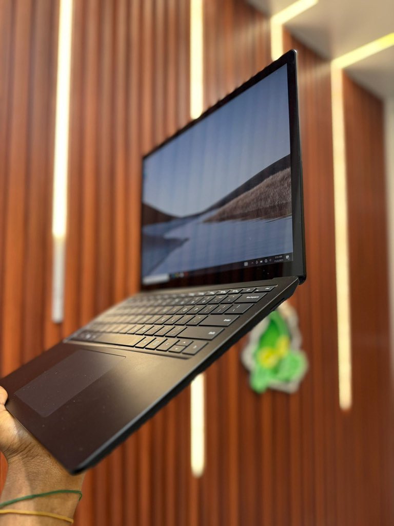 wtf_rema's tweet image. *Surface laptop 3*
Black EDITION
Intel core i5
10th generation
13’3 inches
8 gb ram.
256gb ssd
Touch screen
Keyboard light💡
Face ID
Charger 🔌
Ghc: 4.5k
☎️0241636577