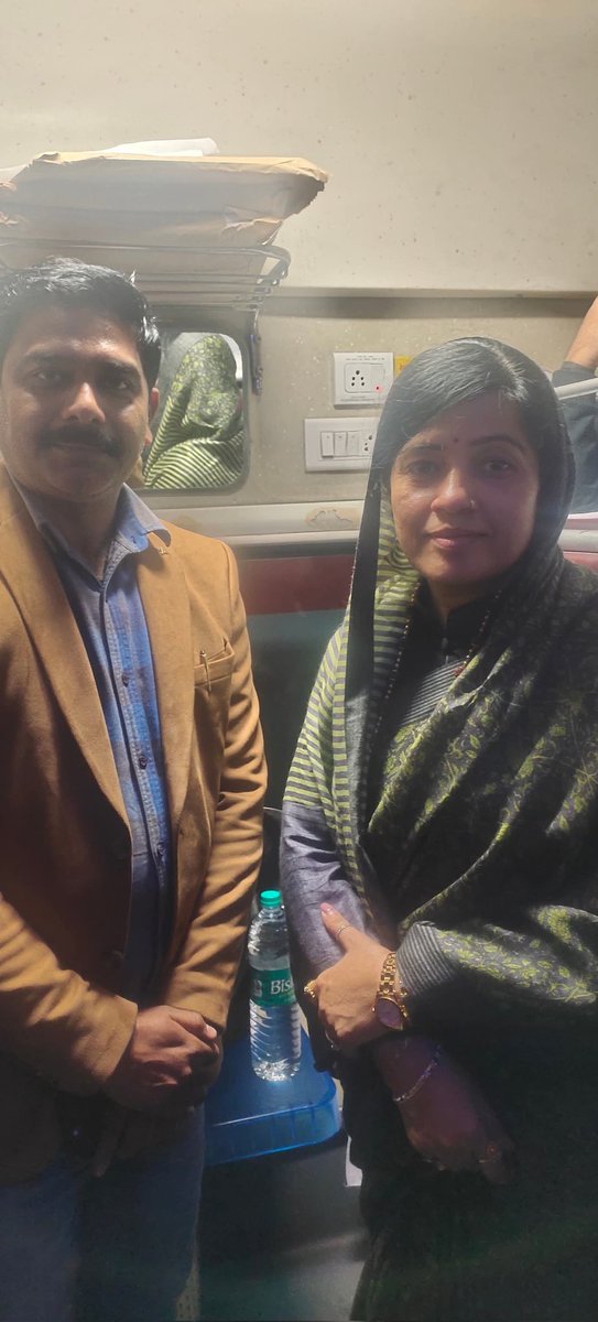 dsdeepaksharm11's tweet image. सीधी विधानसभा क्षेत्र की लोकप्रिय विधायक श्रीमती रीती पाठक जी, आपको जन्मदिन की हार्दिक शुभकामनाएं।

 भगवान नीलकंठ की कृपा आप पर सदैव बनी रहे।

@RitiPathakSidhi