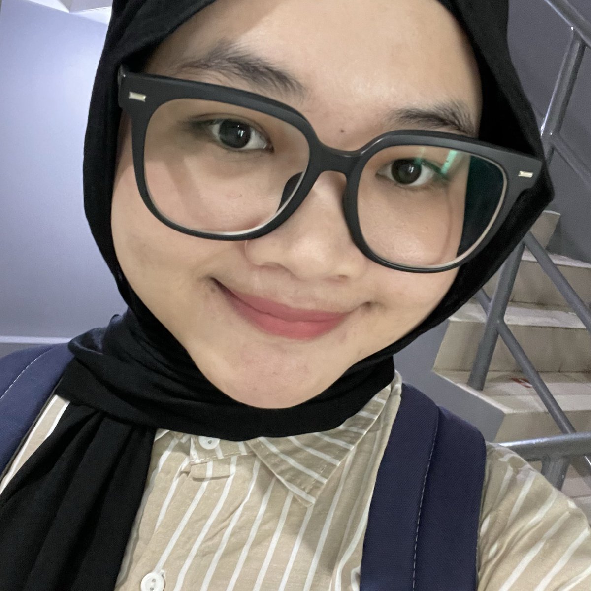 hari-hari cuaca makin panas banget, jadi buat kalian semua, kapanpun &amp; dimanapun wajib banget buat reapply sunscreen🫵🏼🔥

kalau ada 9 nyawa mauku reapply pake clinelle aja~