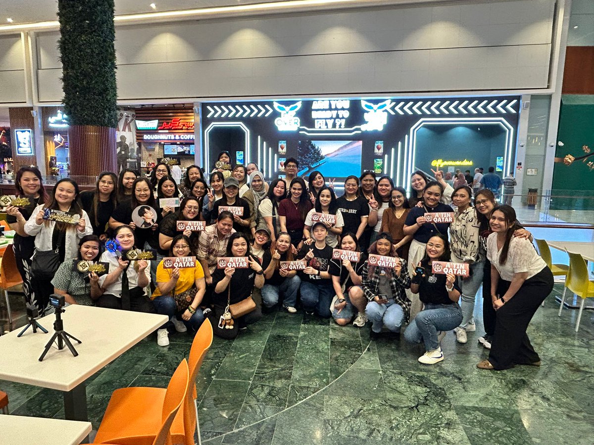 AtinQATARofc's tweet photo. ✨ From cheering loud at @SB19Official’s 7PM press con in Mall of Qatar, the energy didn’t stop there! 💙

@ATINQatar admins,coords and members,together with their family and the International travelling A'tin across the globe, capped the night off with a simple yet joy-filled get-together to celebrate the memories we made together. 💫 

@SB19Official #SB19