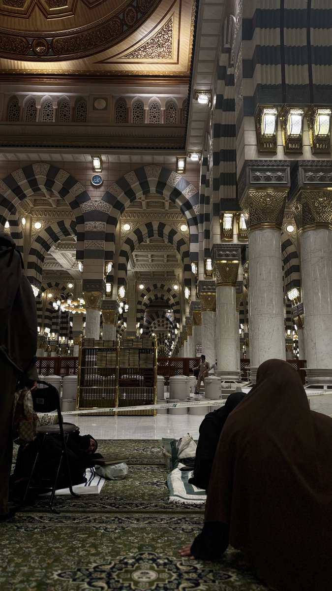 _xabxx's tweet image. The architecture is breathtaking. It really makes you think, if this is what we get in the dunya, can you even begin to imagine the beauty of Jannah?