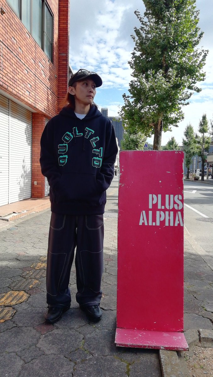 PLUSALPHA13607's tweet photo. 本日の
白井さんは
こちらの
パーカーを
お買い上げ!
なんと3色
購入されて
コンプリート😄
流石です!
#山口市
#セレクトショップ
#PLUSALPHA
#防府市
#クオルト
#quolt https://t.co/RIuvX10aa5