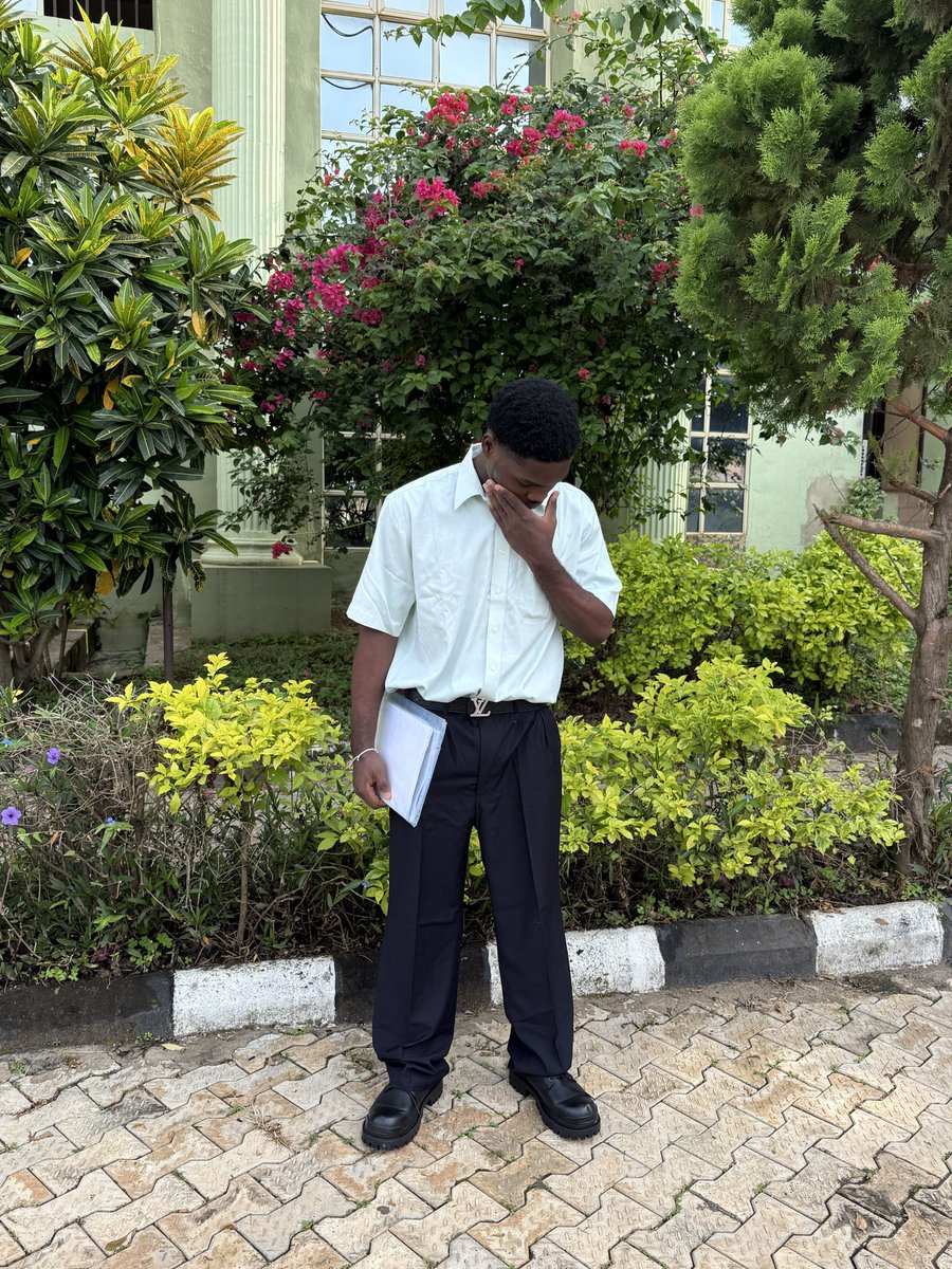 BoyAloneGraphix's tweet image. Day 1..

Software Engineering student..👨🏽‍🎓