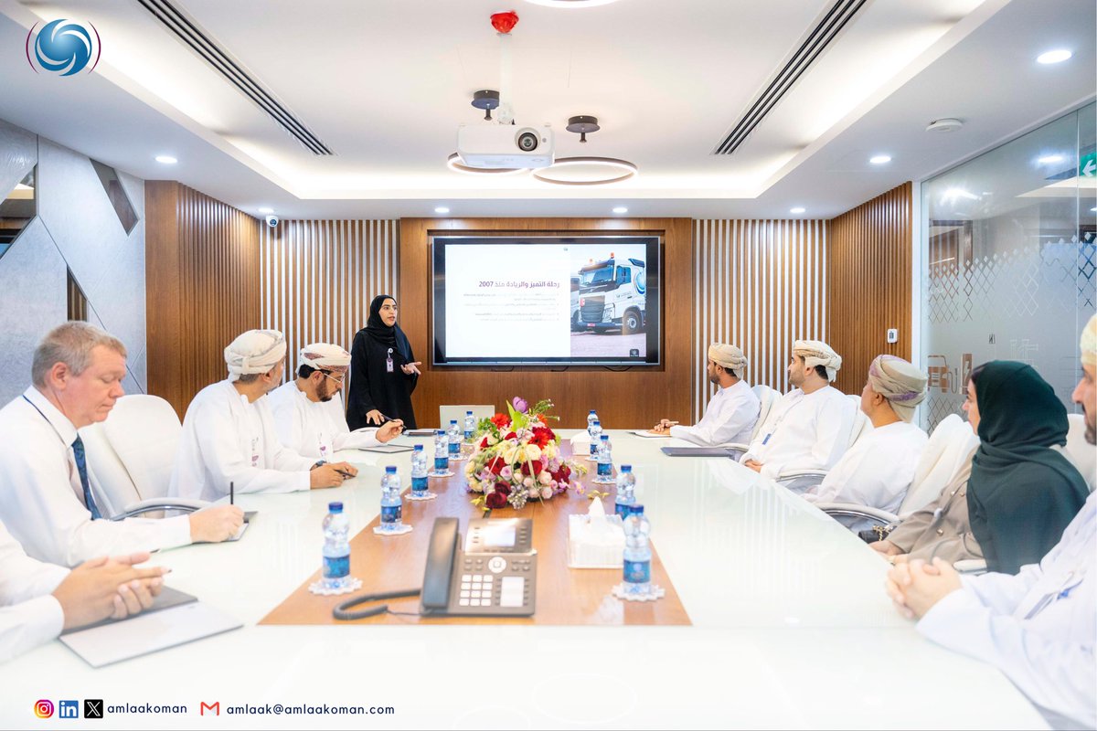 تشرفت شركة أملاك لموارد الطاقة بزيارة معالي المهندس سعيد بن حمود المعولي، وزير النقل والاتصالات وتقنية المعلومات، وسعادة حليمة بنت راشد الزرعية، رئيسة هيئة تنمية المؤسسات الصغيرة والمتوسطة (ريادة)، حيث اطلع معاليه وسعادتها على أحدث الأعمال والمشاريع التي تنفذها الشركة، إضافةً إلى