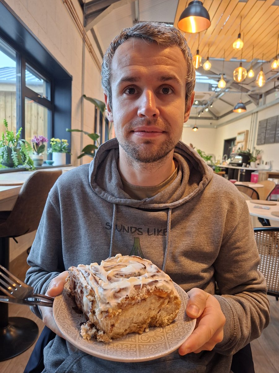FmLoad's tweet image. A quick cheers to Sports Interactive for the slight #FM26 Beta delay. It's really working for me! 😂 #bakery #cinnamon #cinnamonroll #MondayMorning #footballmanager26 #FM26beta