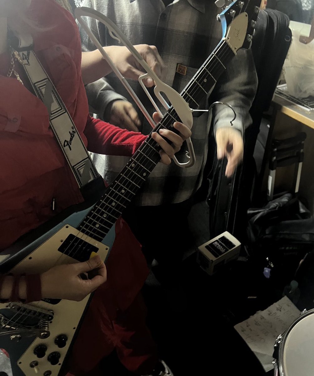 昨日のライブでは出演の皆様にカポを探してもらいました感謝
新しいカポです