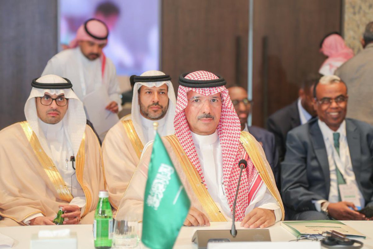 وزارة الموارد البشرية والتنمية الاجتماعية tweet media