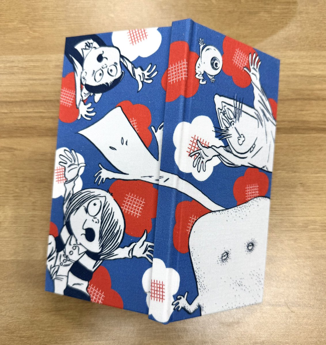 youkaihonpo's tweet image. ゲゲゲ忌 鬼太郎商店in調布パルコ
2025/11/18〜2025/11/30

販売商品情報　会場限定③
品名　　おみくじ帖
サイズ　約W98㎜ × H196㎜
価格　　3,000円（税込3,300円）

39ページに収納が可能です

＊会期途中に完売する場合があります