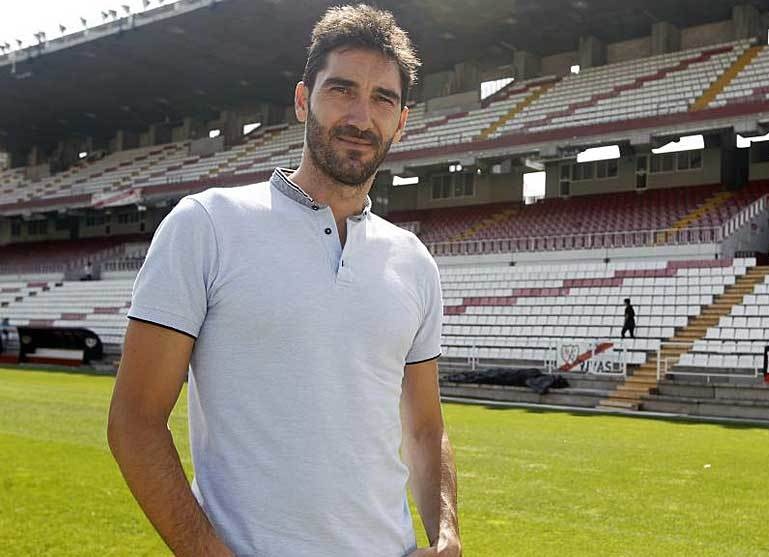 David Cobeño 👇🏻

🇸🇳Nobel Mendy: Logra una cesión casi imposible.

🇳🇱Jozhua Vertrouwd: será una joya. 

🇪🇸Fran Pérez: Perfil que encaja con la idea del técnico. 

🇧🇷Alemão: Se deja la piel. 

🇮🇹Luiz Felipe: Bien sin lesiones. 

🇦🇷Cerró a Batalla.

El gran infravalorado.Masterclass