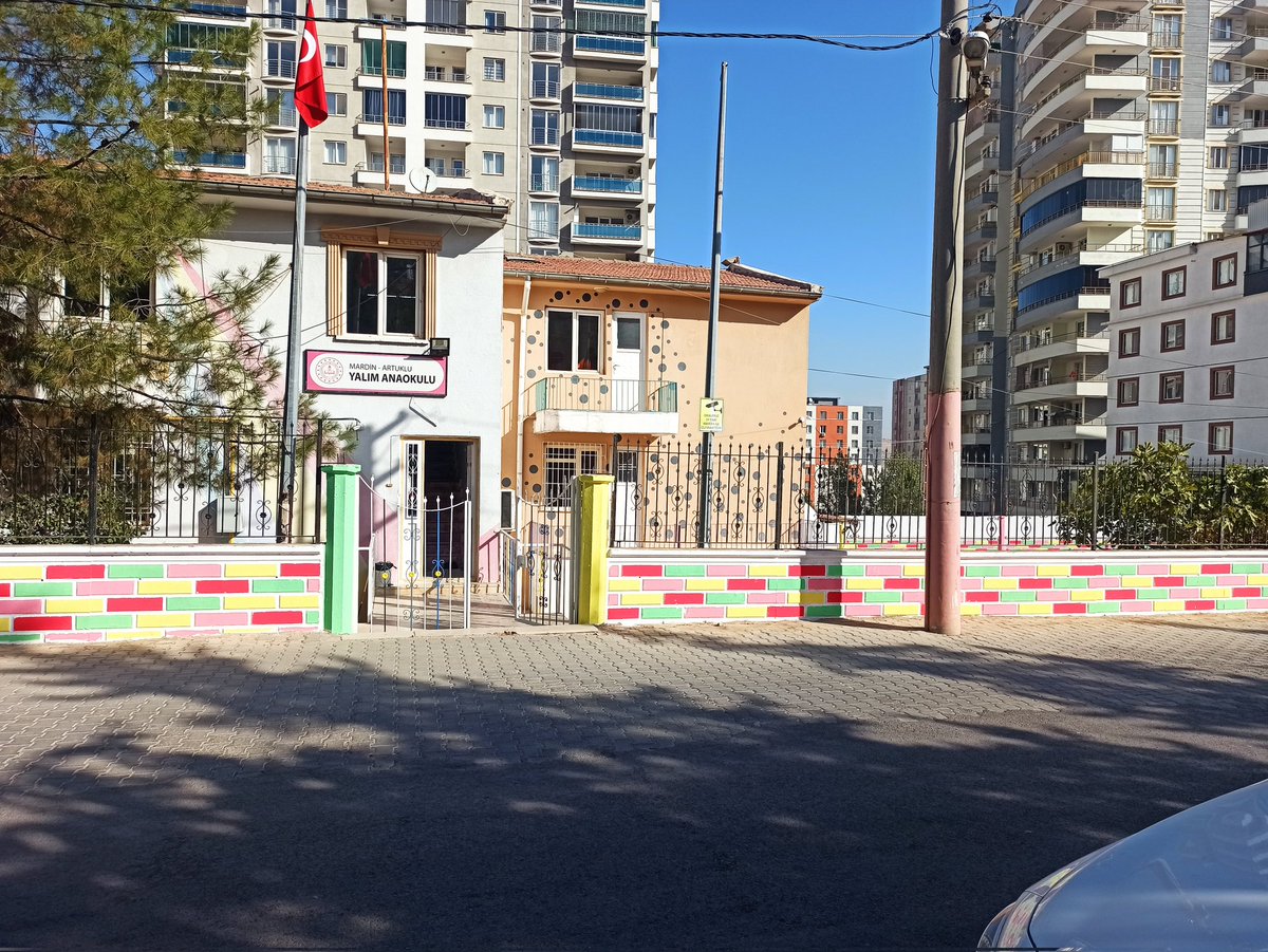 Anaokulumuz rengârenk oldu! 🌈
Miniklerimizin neşesine neşe katacak yeni duvarlarımızla daha renkliyiz.