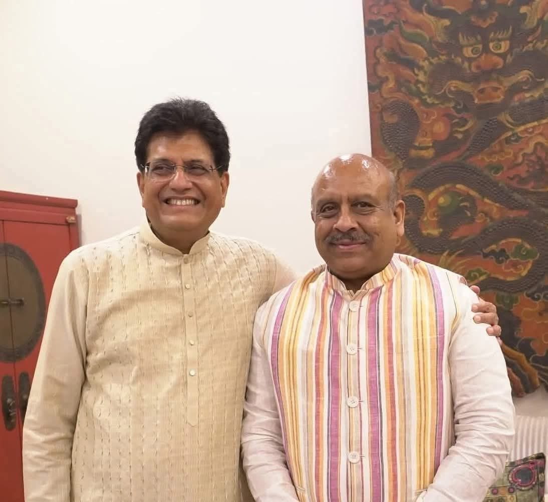 वैश्य समाज के दो बड़े नेता एक साथ 

आदरणीय पीयूष गोयल जी ( वरिष्ठ केंद्रीय कैबिनेट मंत्री )
आदरणीय विजेंद्र गुप्ता जी ( विधानसभा अध्यक्ष दिल्ली )

<a href="/PiyushGoyal/">Piyush Goyal</a> 
<a href="/Gupta_vijender/">Vijender Gupta</a> 
#HappyDeepavali