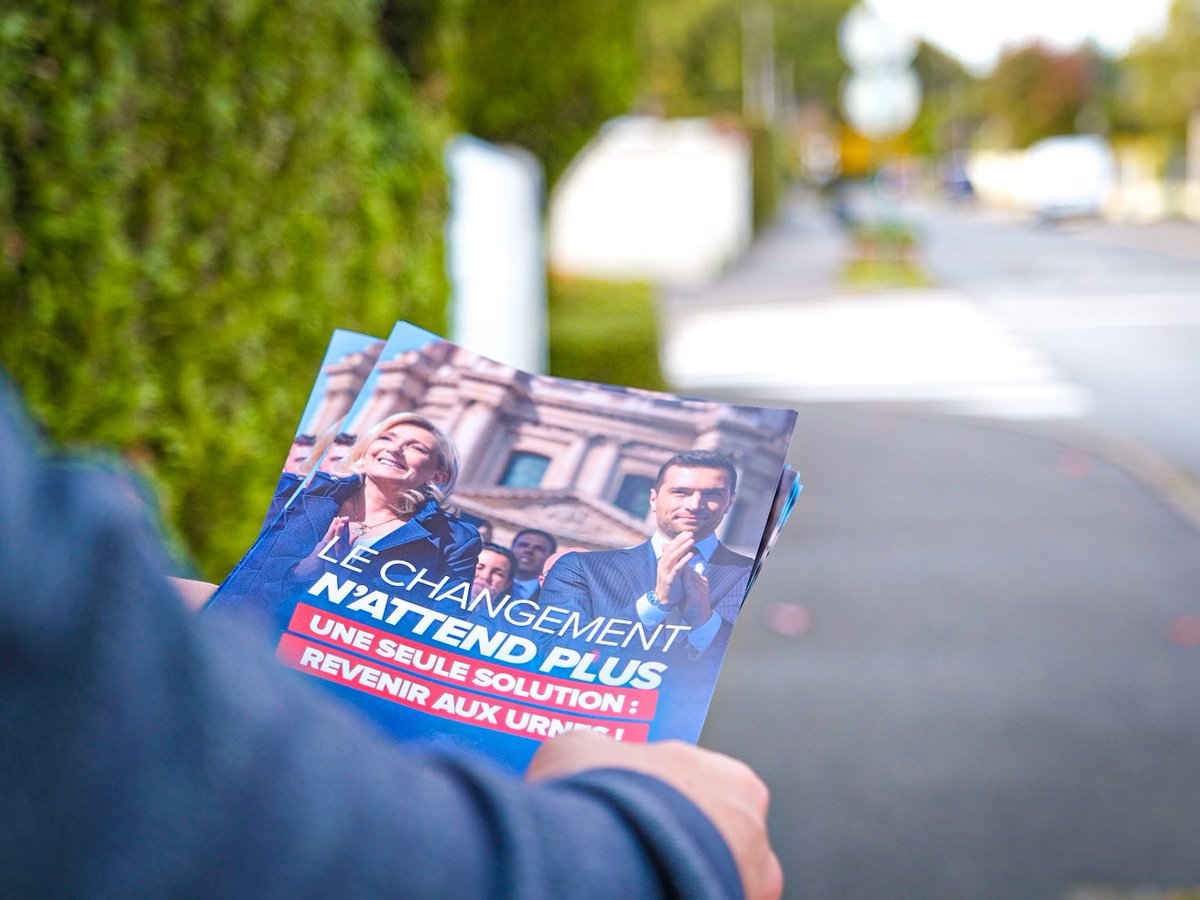 🔵 Sur les marchés, dans les villages, dans les villes : nos militants étaient encore ce week-end sur le terrain, au contact des Français !

Loin des magouilles des vieux partis à l’Assemblée, l’alternance se construit chaque jour avec nos concitoyens !

🇫🇷 Rejoignez-nous :