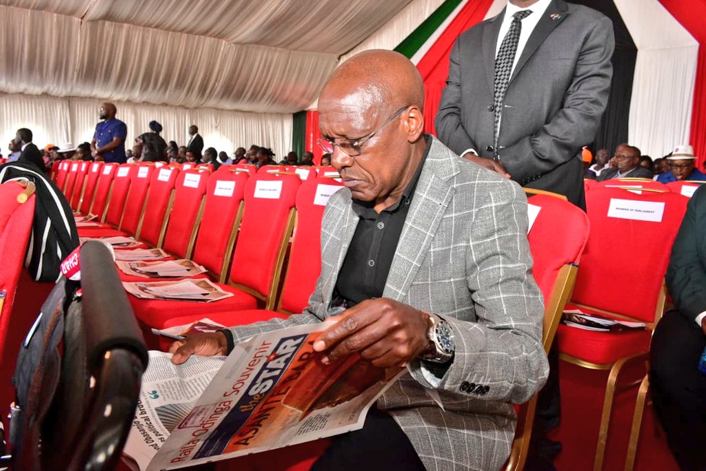 Understably, not all of us could've spoken at Tinga's burial in Bondo yesterday. So we just sat there listening to all speakers, save for Gov Orengo, appearing to limit celebration of this great man to his sunset days in the broad based government.
His greater and more impactful