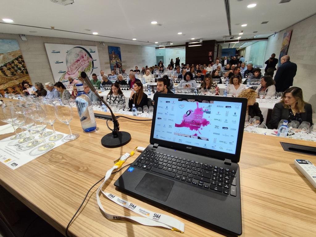 ➡️ 9️⃣' Jornadas Internacionales de Sumillería de Castilla y León ⬅️

👉🏻 El salón del Museo Provincial del Vino repleto para iniciar la jornada

<a href="/Dip_Va/">Diputación de Valladolid</a> <a href="/DORibera/">Ribera Del Duero</a> <a href="/RiojaWine_ES/">Rioja Wine España</a> 
<a href="/Kopke1638/">Kopke</a> <a href="/cepa21/">cepa21</a> #ASCYL <a href="/turismopenafiel/">Peñafiel</a>