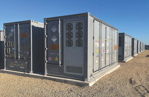 Cleanenergylead's tweet photo. Alliant Energy adds 100-MW BESS next to 200-MW Wisconsin solar project

Alliant Energy announced the successful integration of its first 100-MW Battery Energy Storage System (BESS). Placed next to the company’s 200-MW solar project in Grant County, the newly operational battery captures and stores excess energy generated by solar and other resources, then releases the energy to the grid as needed.

“Energy storage systems, like this one, complement our existing generation resources and serve as an incredibly important step toward creating a more intelligent and resilient grid,” said David de Leon, president of Alliant Energy’s Wisconsin energy company. “The combination of BESS and solar is a critical part of our balanced energy portfolio. Collectively, they offer enormous potential, adding value and flexibility, while ensuring the availability of reliable and cost-effective energy for our customers.”

#Commercialsolarleads
#solarnews
#solarleads
#RenewableEnergy