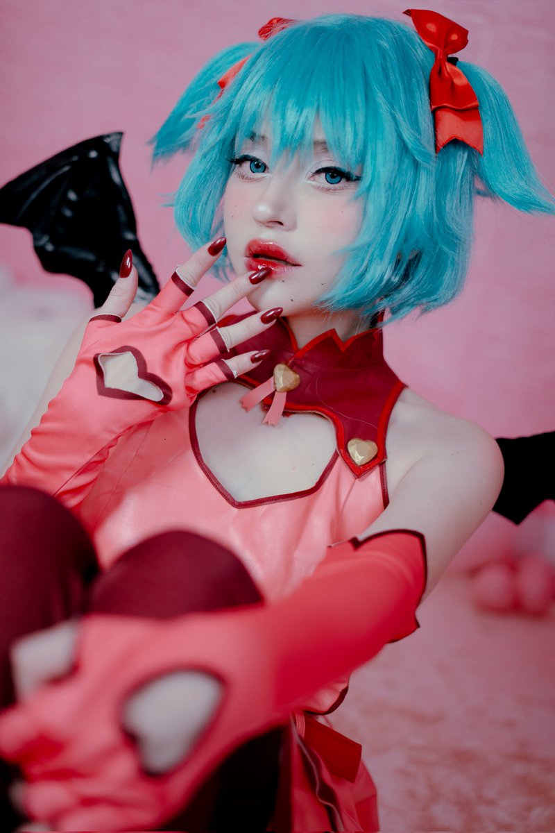 i'm the number one princess in the world!
and that's how you'll treat me, got it!? 😈

「HEART HUNTER MIKU 2025」

📸: <a href="/suyu_san/">Suyu</a> 

#miku #cosplay #vocaloid #halloween #hatsunemiku