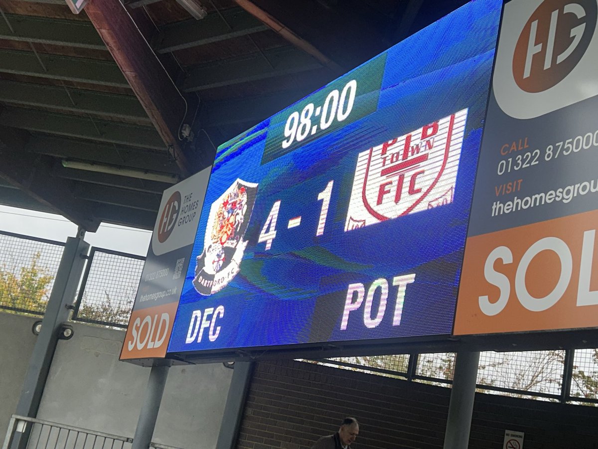 MitchellLipsc16's tweet photo. It’s been a grand weekend for both men’s and women’s for the football club 😊⚽️❤️ https://t.co/BQOdgY25e0