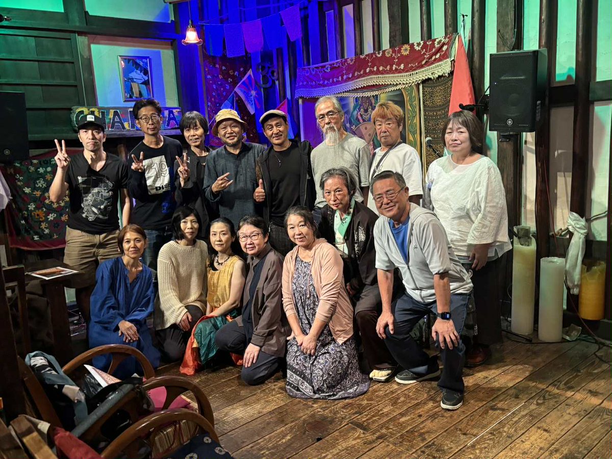 先日10/18、新生 熱帯舞踊団「祈り」公演、無事に終えました。Chakraに集ってくれた皆様、有難うございました。これからどんな展開になるのか、皆様と共に羽ばたき祈れば、光り輝く世界まで飛んでいけそう！
今後とも応援の程、どうぞよろしくお願いいたします。