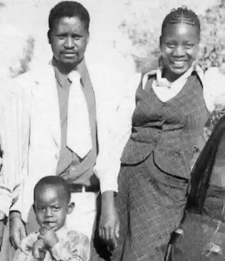 KenyanMuseum's tweet photo. This man put the nation above self. Rest in peace Raila Amolo Odinga. https://t.co/FU7O49a952