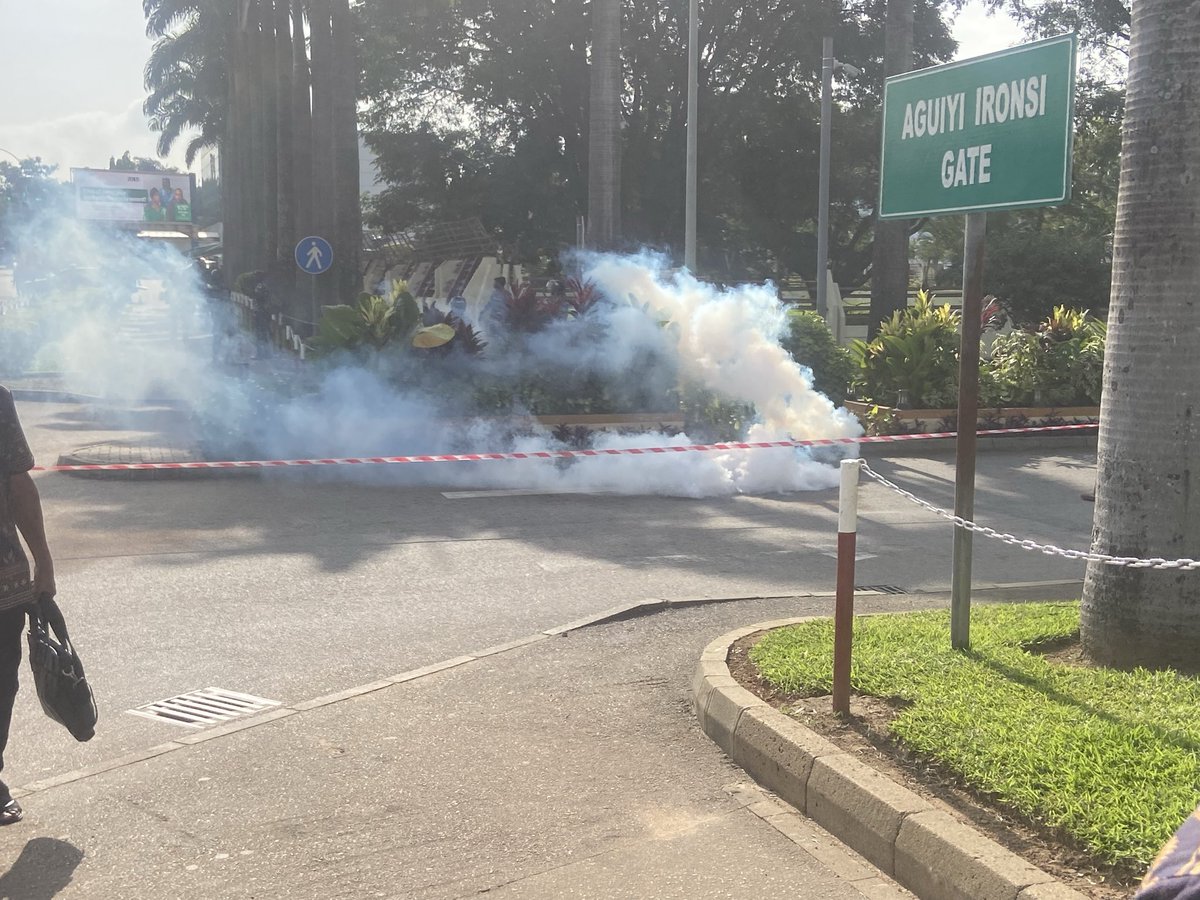 AbiodunSanusi01's tweet image. Police officers just fired teargas at me while covering the #FreeNnamdiKanu protest in Abuja.