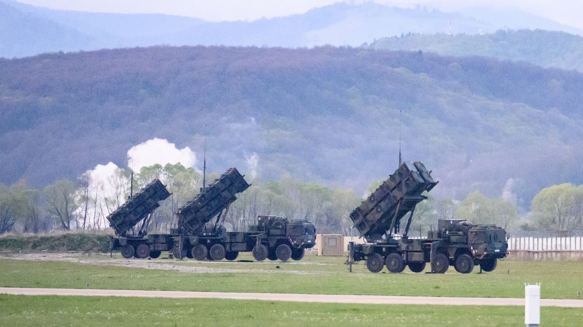Ukraine preparing to purchase 25 Patriot systems

President Volodymyr Zelensky announced that Ukraine is preparing a contract to acquire 25 Patriot air defense systems.

Deliveries will be made gradually over several years as the systems are produced.

The deal is seen as part of