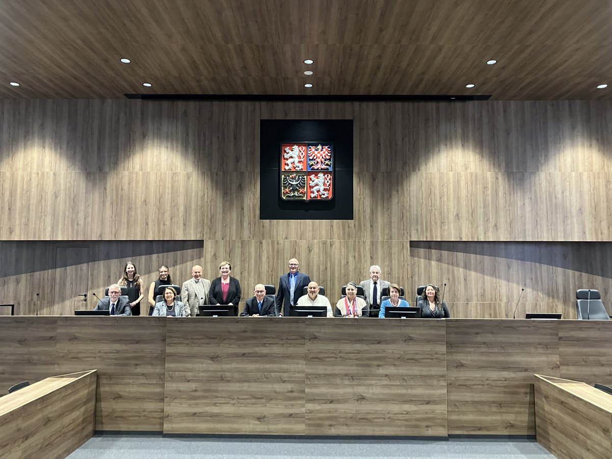 V úterý 14. 10. zavítala na NS každoroční delegace zástupců UIC School of Law z Chicaga, která na brněnské právnické fakultě pořádala pro studenty akci A Day of U.S. Law. Zahraniční účastníky na NS přivítal a odborné diskuze se ujmul předseda senátu trestního kolegia Petr Škvain.