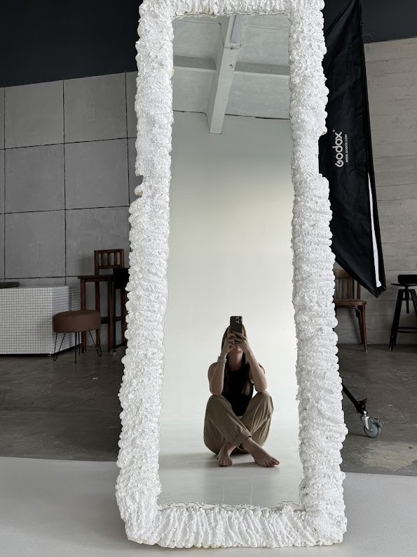 yakovleva_anna's tweet image. In this mirror’s reflection, I see endless creative potential - a spark waiting to become something beautiful. ✨🪞💫
#Creativity #Inspiration #SelfReflection #ArtVibes