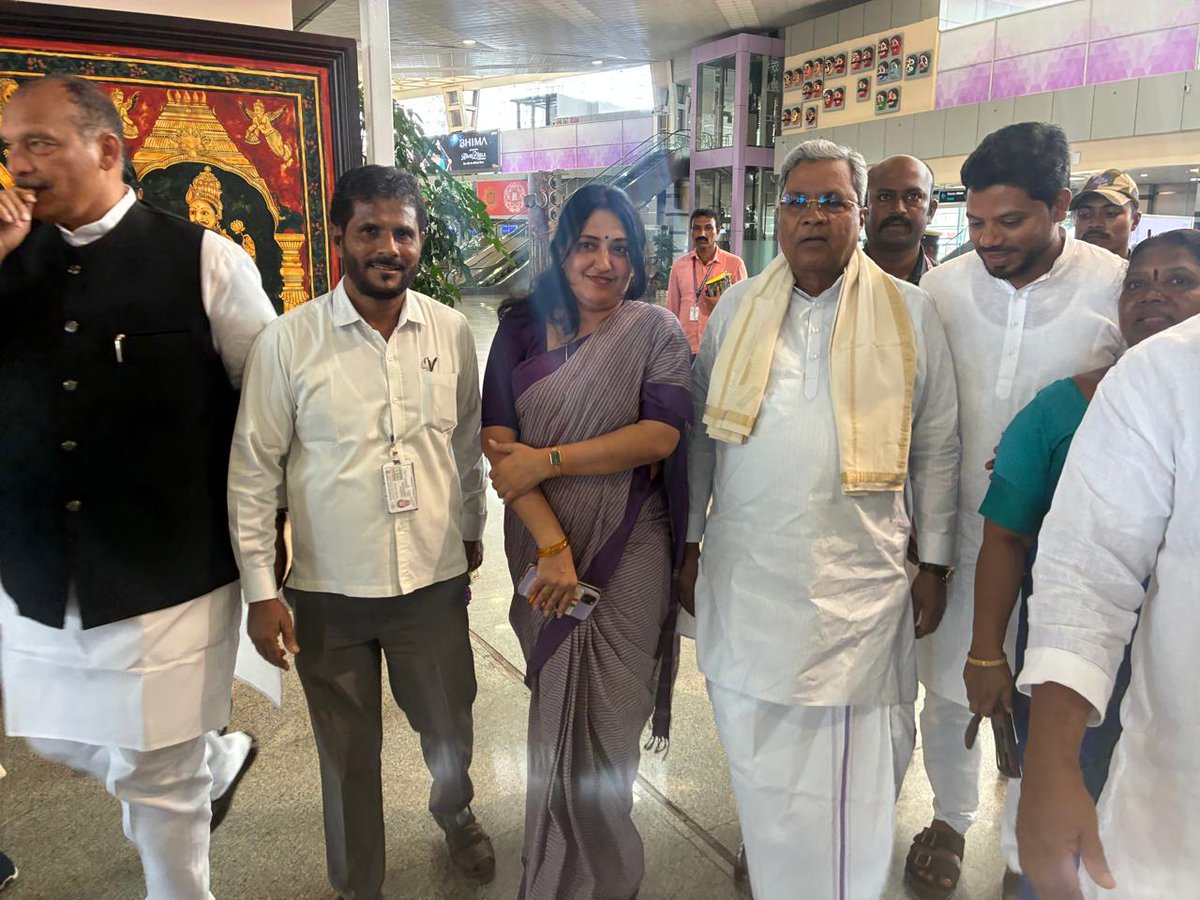 I welcomed our beloved CM <a href="/siddaramaiah/">Siddaramaiah</a> sir ,who is in Dakshina Kannada to attend the Ashoka Jana Mana at Puttur.