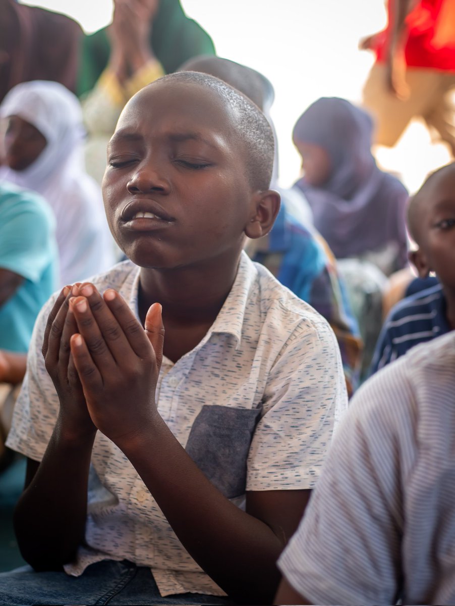 lfcbongo's tweet image. Tunaendelea kupenda, kusaidia, kuamini #YNWA