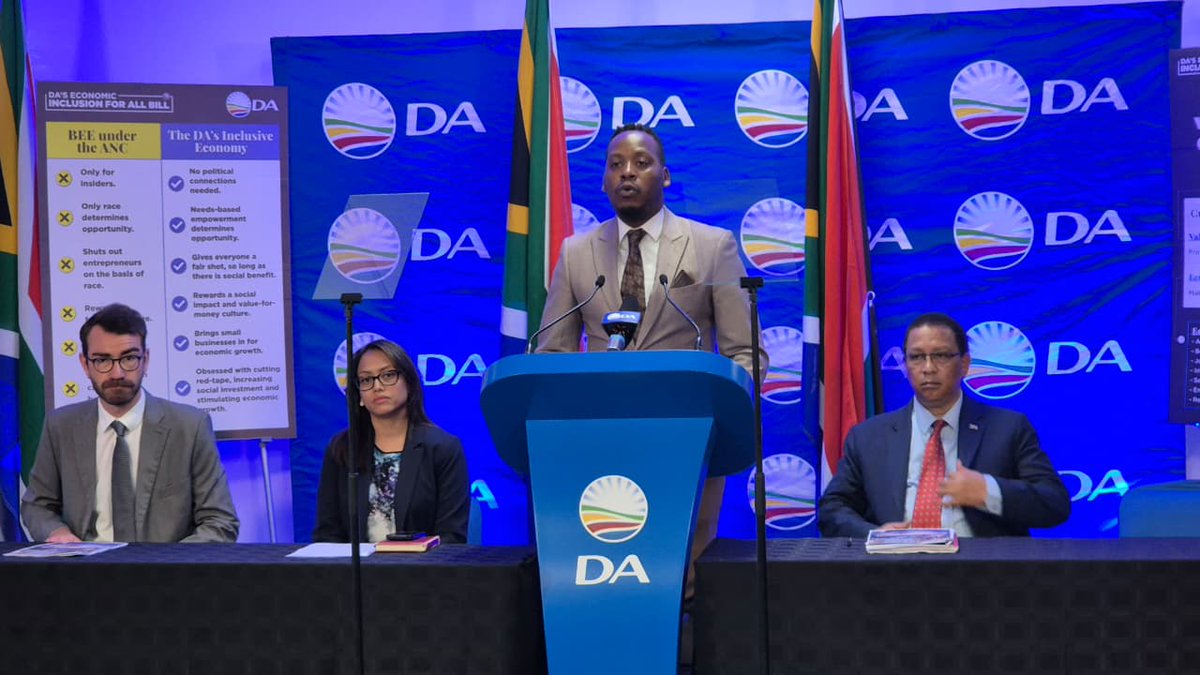 🚨 44 million South Africans are trapped in poverty, while BEE has only enriched a few politically connected elite!

Today, the DA is making an important announcement - taking action to guarantee empowerment and economic inclusion for all.

📺 youtube.com/live/wY8Tb2QQB…